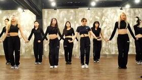 日韩变装舞团视频大全