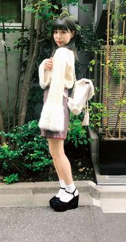 日韩小女生穿搭风格视频,青春活力，潮流风向标