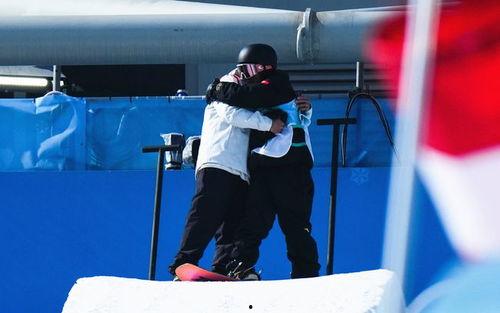 日韩网友评苏翊鸣的视频,中国滑雪新星的崛起